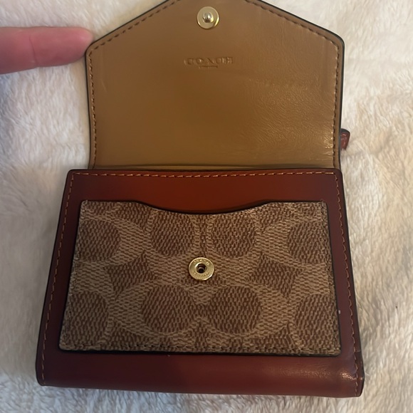 Authentic Coach Unisex Wallet - Picture 3 of 8